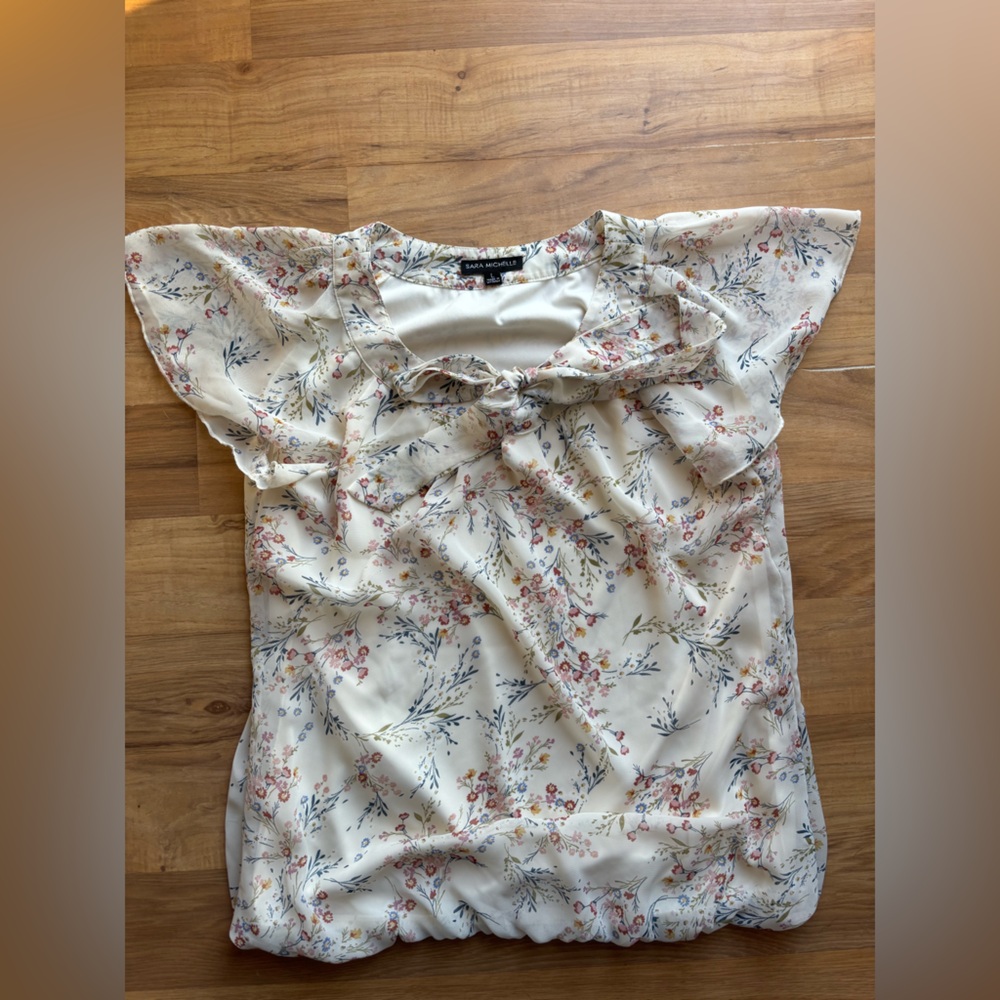 Sarah Michelle floral top